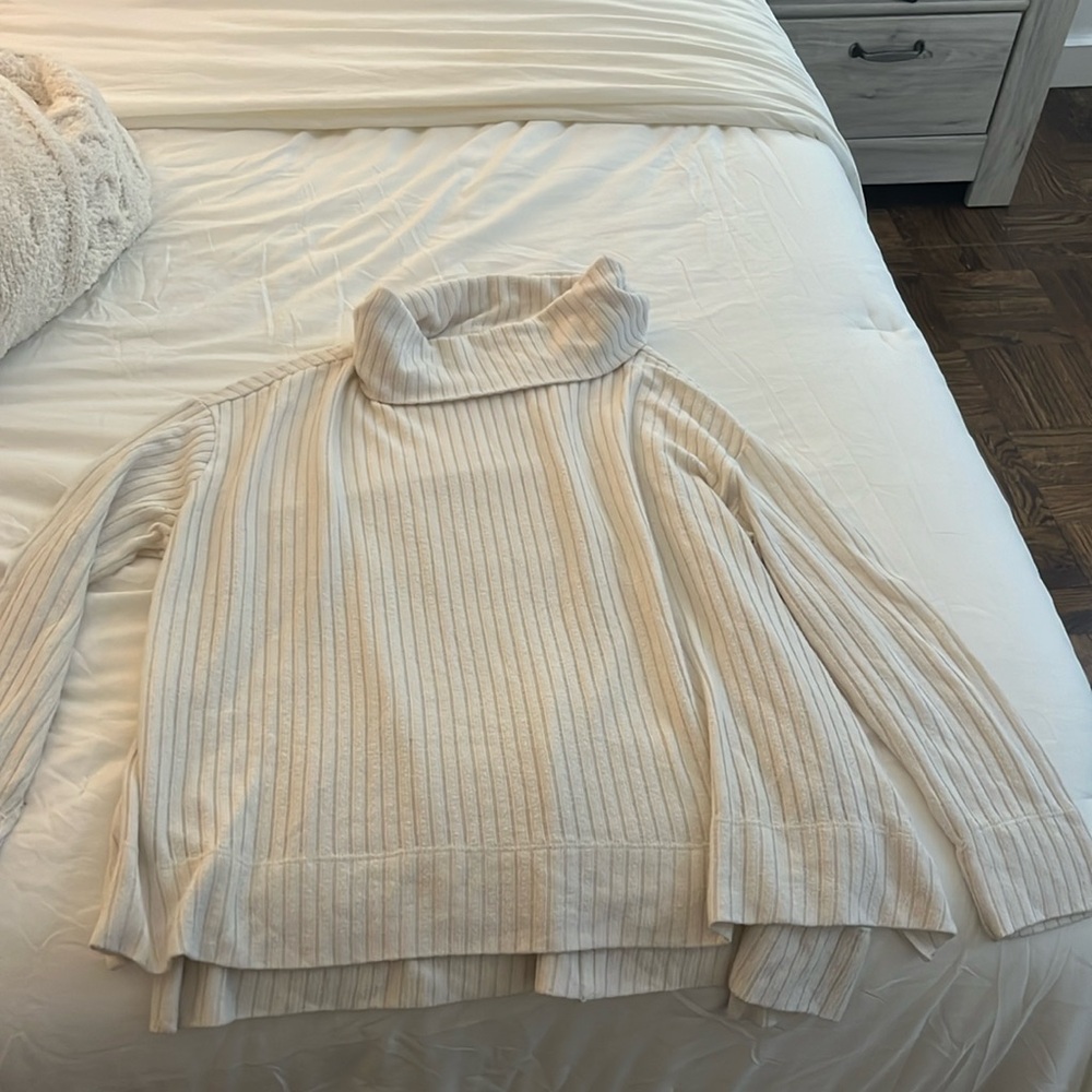 Anthropologie white turtle neck